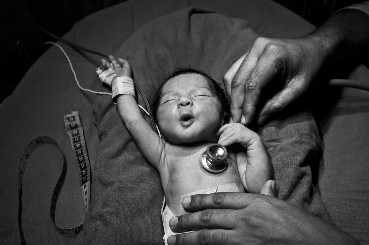 Premature Child called "Neonante". They are less then 28 days. Fortis Hospital, Jaipur, India, May, 2008 Novartis, April, 2008 Assistant: Alex Ojeda 646.763.1450 www.alexojeda.com